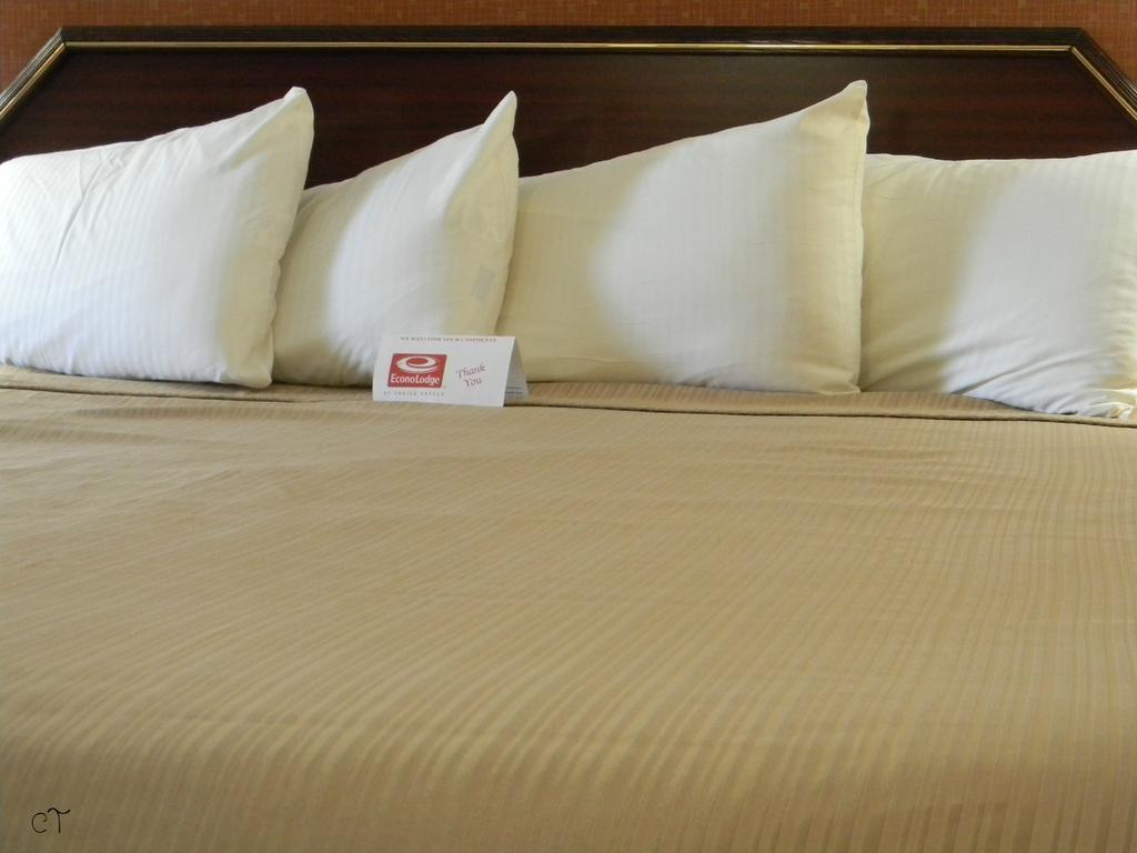 Econo Lodge Lynchburg Bagian luar foto