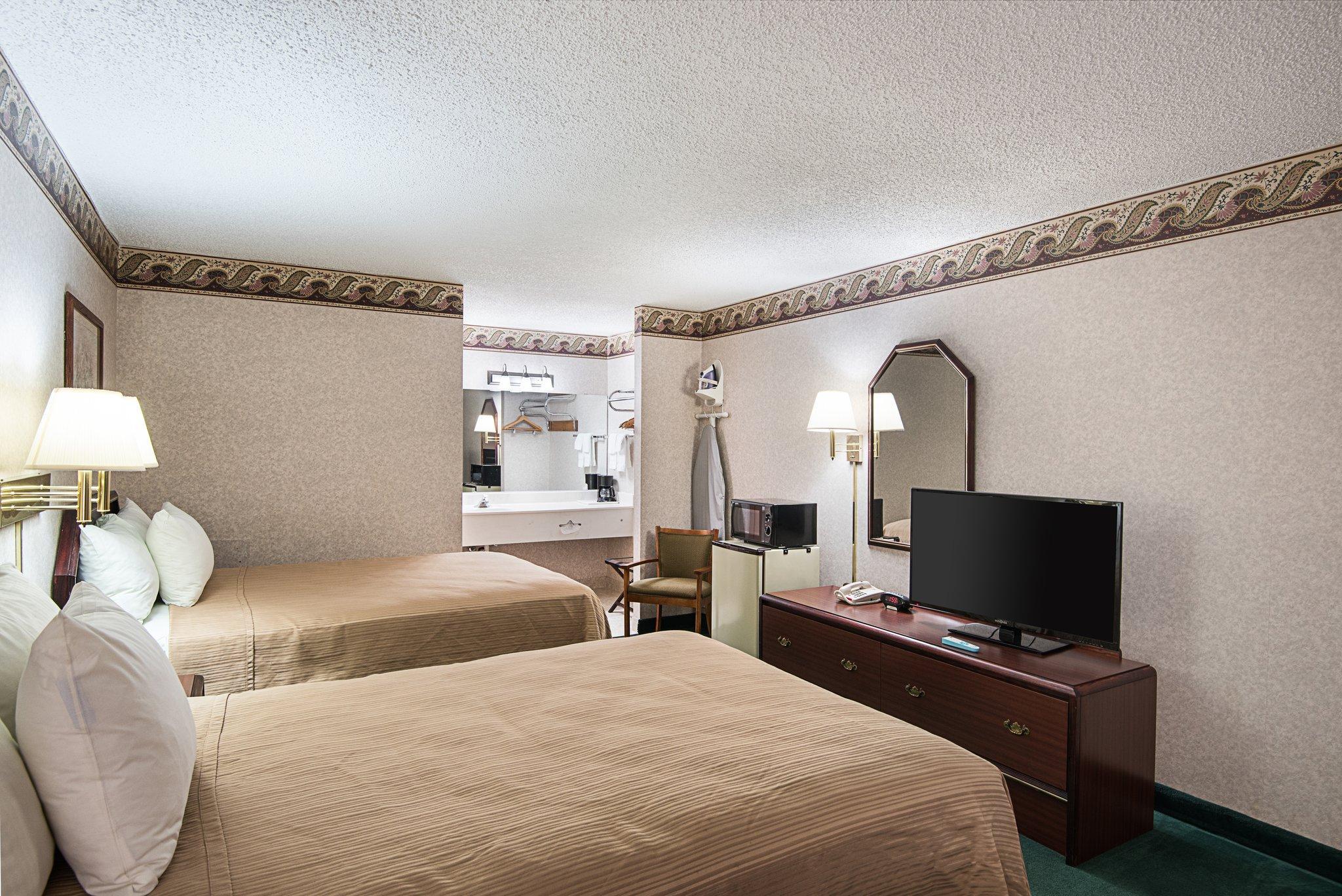 Econo Lodge Lynchburg Bagian luar foto