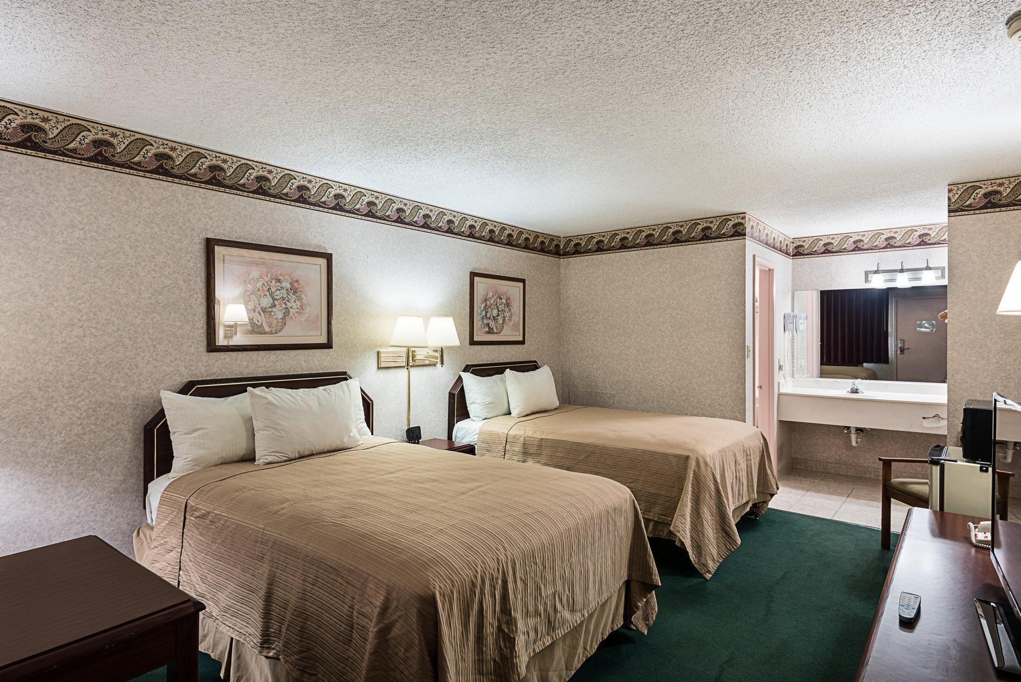 Econo Lodge Lynchburg Bagian luar foto