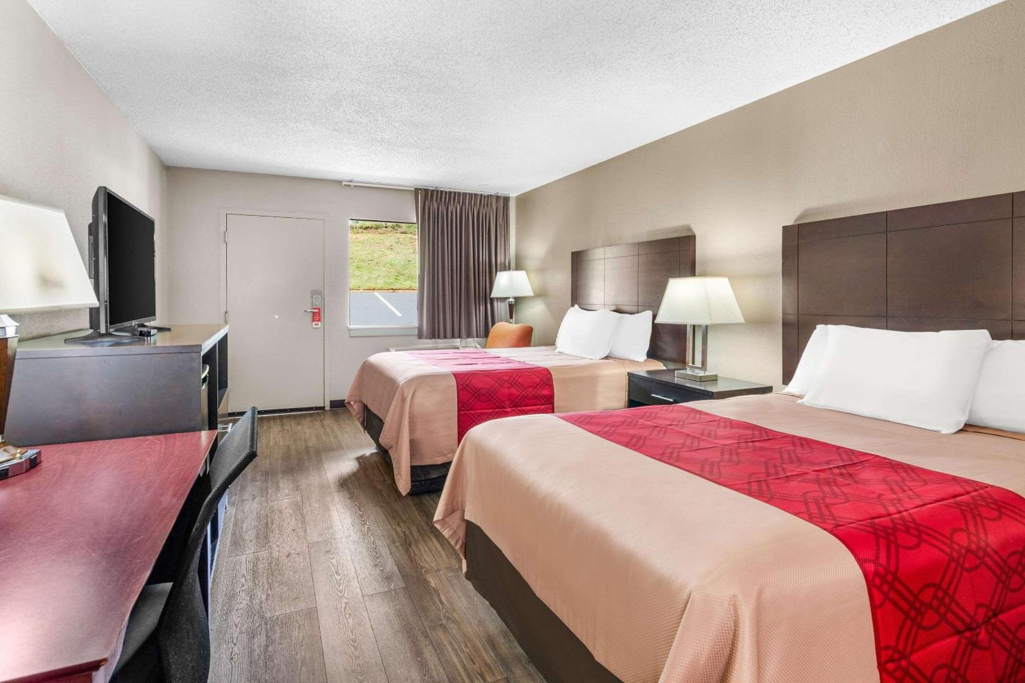 Econo Lodge Lynchburg Bagian luar foto