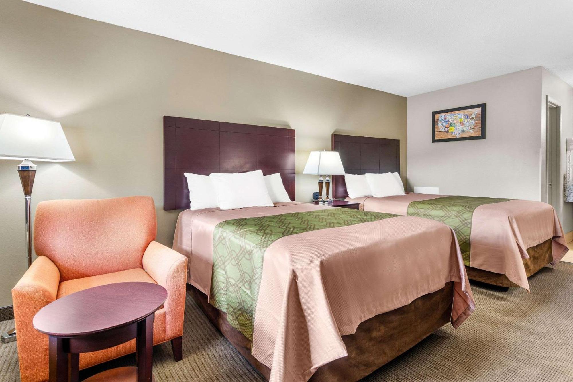 Econo Lodge Lynchburg Bagian luar foto