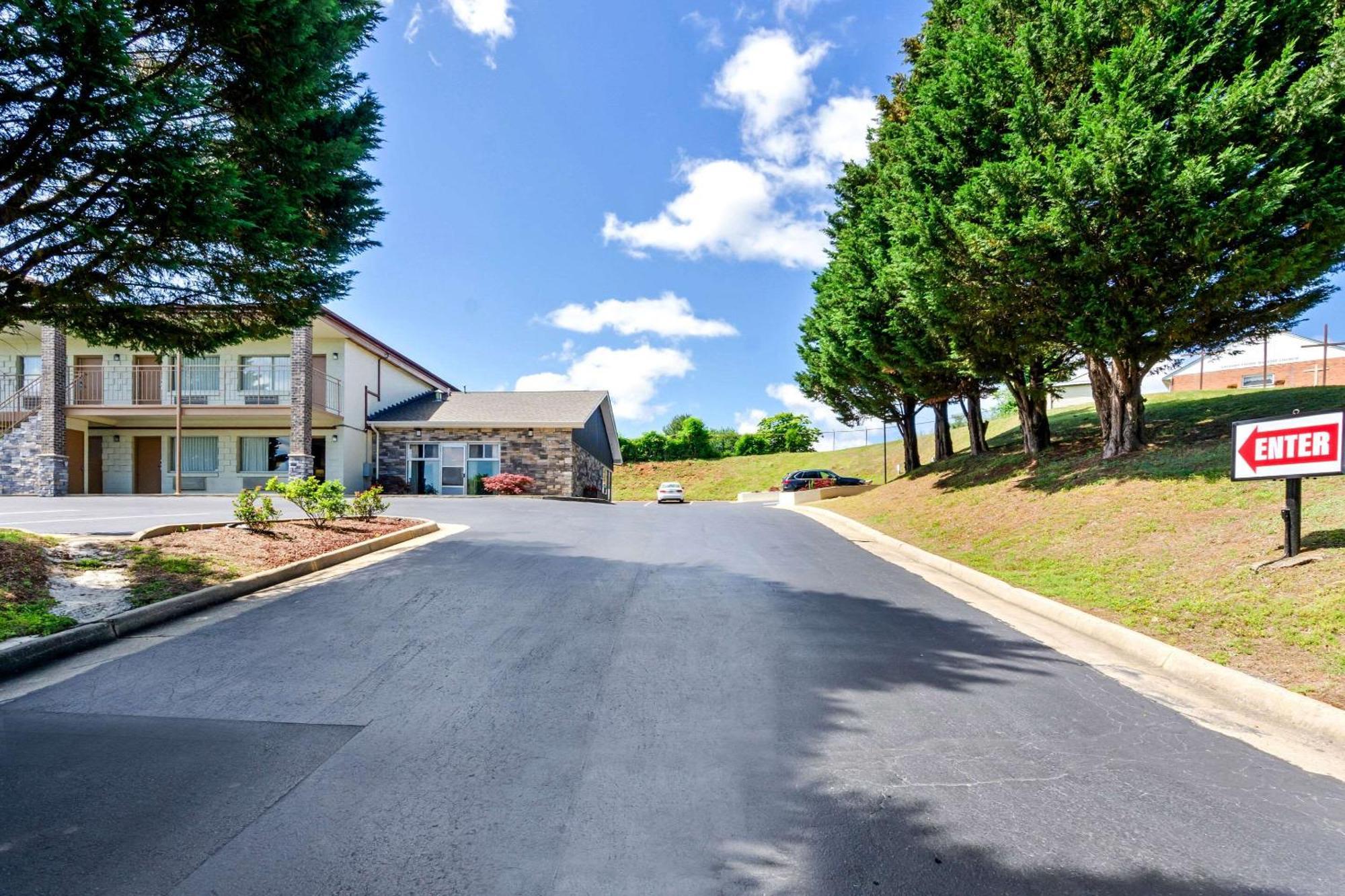 Econo Lodge Lynchburg Bagian luar foto