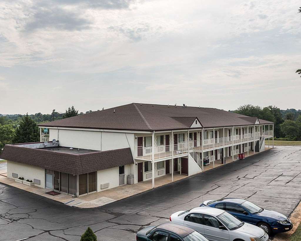 Econo Lodge Lynchburg Bagian luar foto